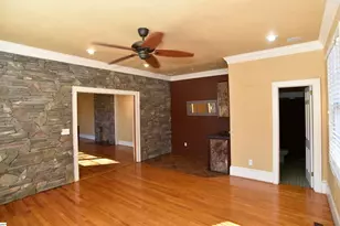 308 W Poinsett St, Greer, SC 29650 - Photo 12