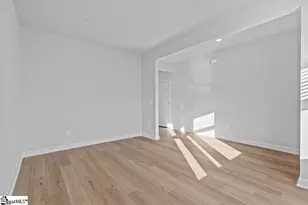 584 Cozy Blf Rd, Spartanburg, SC 29301 - Photo 2