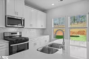 584 Cozy Blf Rd, Spartanburg, SC 29301 - Photo 4