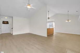 6 Clematis Dr, Taylors, SC 29687 - Photo 4