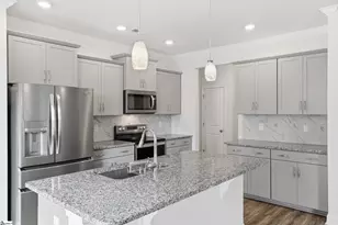 330 Cub Ct, Greenville, SC 29609 - Photo 8