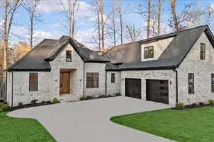 304 Avenue of Oaks, Anderson, SC 29621 - Photo 2