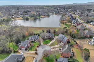 301 Rosebud Ln, Greer, SC 29650 - Photo 2