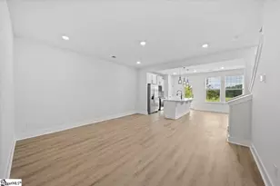 518 W Norvell Ct, Spartanburg, SC 29307 - Photo 8