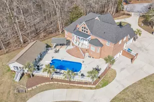 109 Brandon Dr, Hodges, SC 19653 - Photo 4