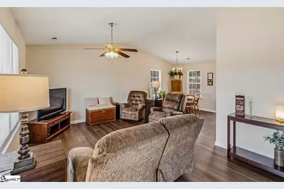 137 Belle Flower Court, Spartanburg, SC 29303 - Photo 6