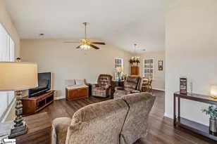 137 Belle Flower Ct, Spartanburg, SC 29303 - Photo 6