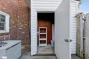 1 Hartsville Dr, Taylors, SC 29687 - Photo 16