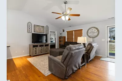 210 Shady Spring Way, Wellford, SC 29385 - Photo 6