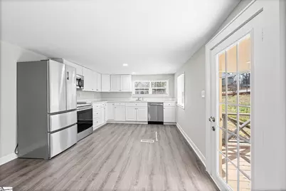 131 Fall Street, Woodruff, SC 29388 - Photo 6