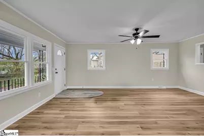 410 E South 3rd Street, Seneca, SC 29678 - Photo 2