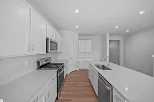 1215 Fox Holw St, Spartanburg, SC 29303 - Photo 8