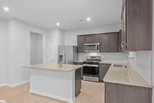 1172 Fox Holw St, Spartanburg, SC 29303 - Photo 12