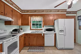 104 Laurel Ln, Seneca, SC 29678 - Photo 8
