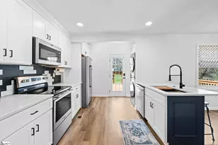 307 Spruce St, Greenville, SC 29611 - Photo 4