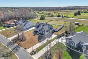 112 Lipizzaner Ct, Pelzer, SC 29669 - Photo 2