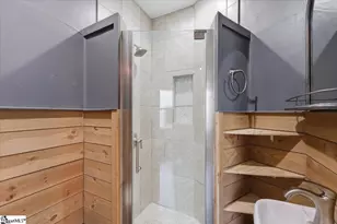 8 Circle St, Travelers Rest, SC 29690 - Photo 18