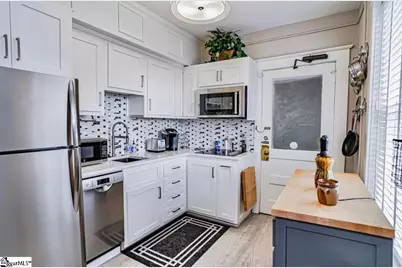 400 E Washington Street #Unit 13, Greenville, SC 29601 - Photo 8