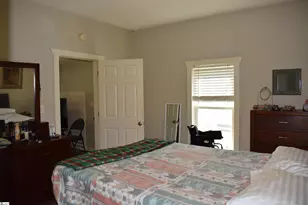 221 Hill St, Gaffney, SC 29340 - Photo 10