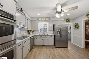 276 Lake Forest Dr, Spartanburg, SC 29307 - Photo 10