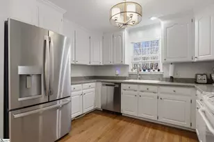 313 Squires Creek Rd, Simpsonville, SC 29681 - Photo 2