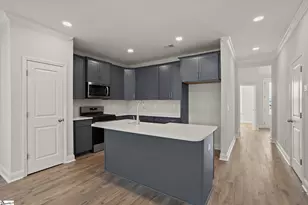 226 Lake Greenwood Blvd, Greenwood, SC 29649 - Photo 10