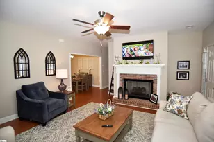 202 Roscoe Dr, Greer, SC 29651 - Photo 4