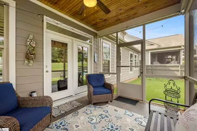 303 Farmers Market Street, Taylors, SC 29687 - Photo 4