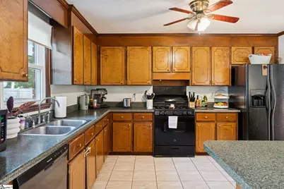 209 Governors Square, Greer, SC 29650 - Photo 8