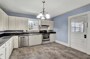 302 Gassaway St, Central, SC 29630 - Photo 8