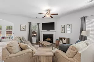 15 Tyrian Dr, Greenville, SC 29607 - Photo 2