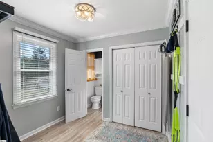 218 Crestwood Dr, Greenville, SC 29609 - Photo 6