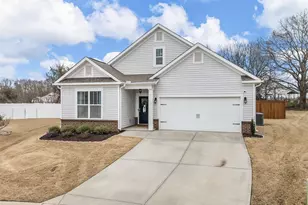 421 Linfield Ct, Duncan, SC 29334 - Photo 4