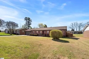 1218 Brushy Creek Rd, Taylors, SC 29687 - Photo 2