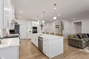 356 Hollythorpe Ln, Fountain Inn, SC 29644 - Photo 10