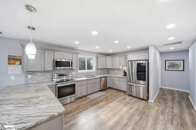 110 Axel Drive, Fountain Inn, SC 29644 - Photo 2