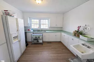 615 Fairview St, Fountain Inn, SC 29644 - Photo 16