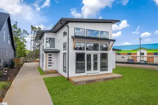 8 Village Crest Dr, Greenville, SC 29607 - Photo 2