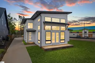 8 Village Crest Dr, Greenville, SC 29607 - Photo 2