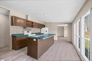 136 W Freedom Wood Dr, Liberty, SC 29657 - Photo 8