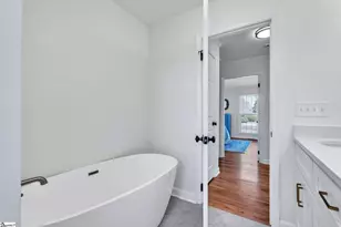 28 Isbell Ln, Greenville, SC 29607 - Photo 24