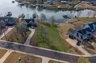 128 Gardenia Dr, Ninety Six, SC 29666 - Photo 1