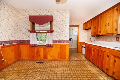 105 Ridgeway Road, Spartanburg, SC 29301 - Photo 10