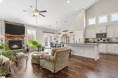 137 Rosecrest Lane, Simpsonville, SC 29680 - Photo 8