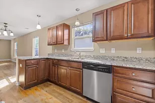 207 Ridgeway Dr, Greenville, SC 29607 - Photo 12