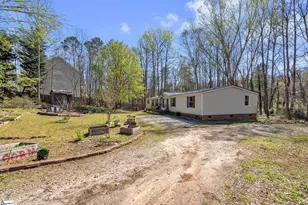 109 Lakeside Dr, Taylors, SC 29687 - Photo 4