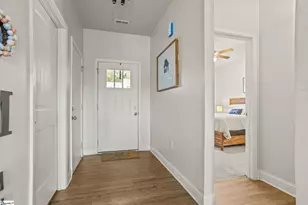 122 Palmetto Valley Dr, Greer, SC 29651 - Photo 4