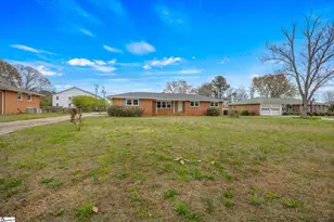 313 Rhodehaven Dr, Anderson, SC 29625 - Photo 2