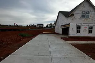 401 Rustic Outland Dr, Simpsonville, SC 29681 - Photo 6