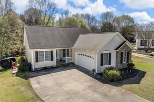 139 Cherrywood Rd, Woodruff, SC 29388 - Photo 2